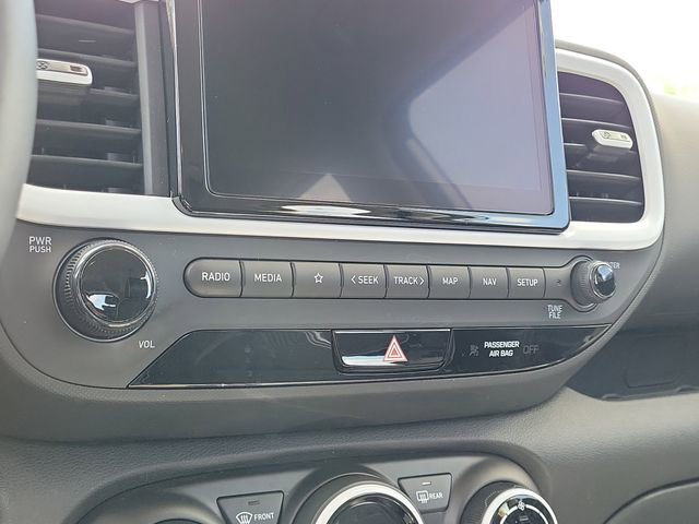 Used 2025 Hyundai Venue Limited FWD image 22