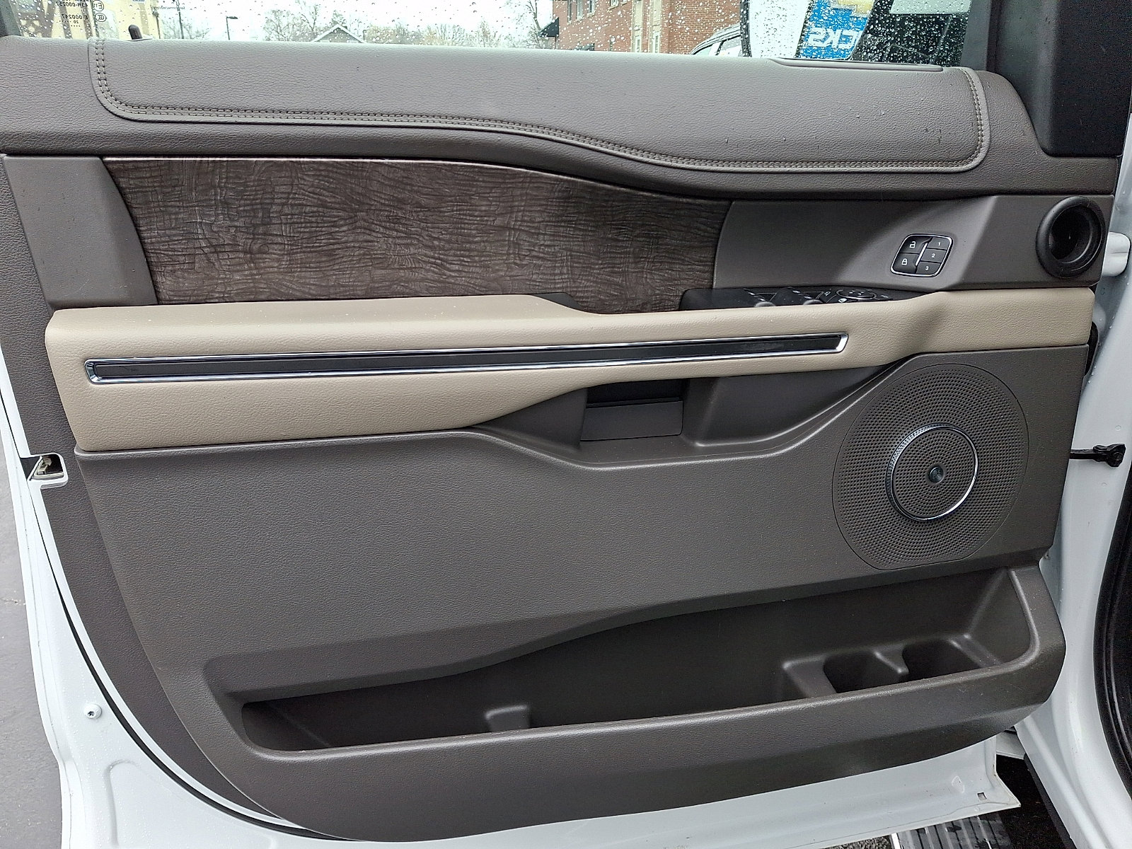 Used 2020 Ford Expedition Limited image 15