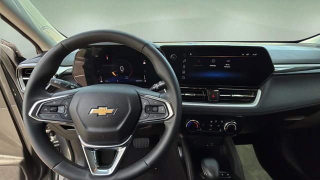 Used 2024 Chevrolet TrailBlazer LT w/ LT Cold Weather Package image 10