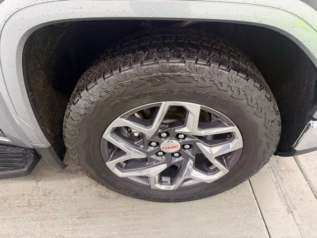 Used 2023 GMC Sierra 1500 SLT w/ SLT Premium Package AWD/4WD image 4