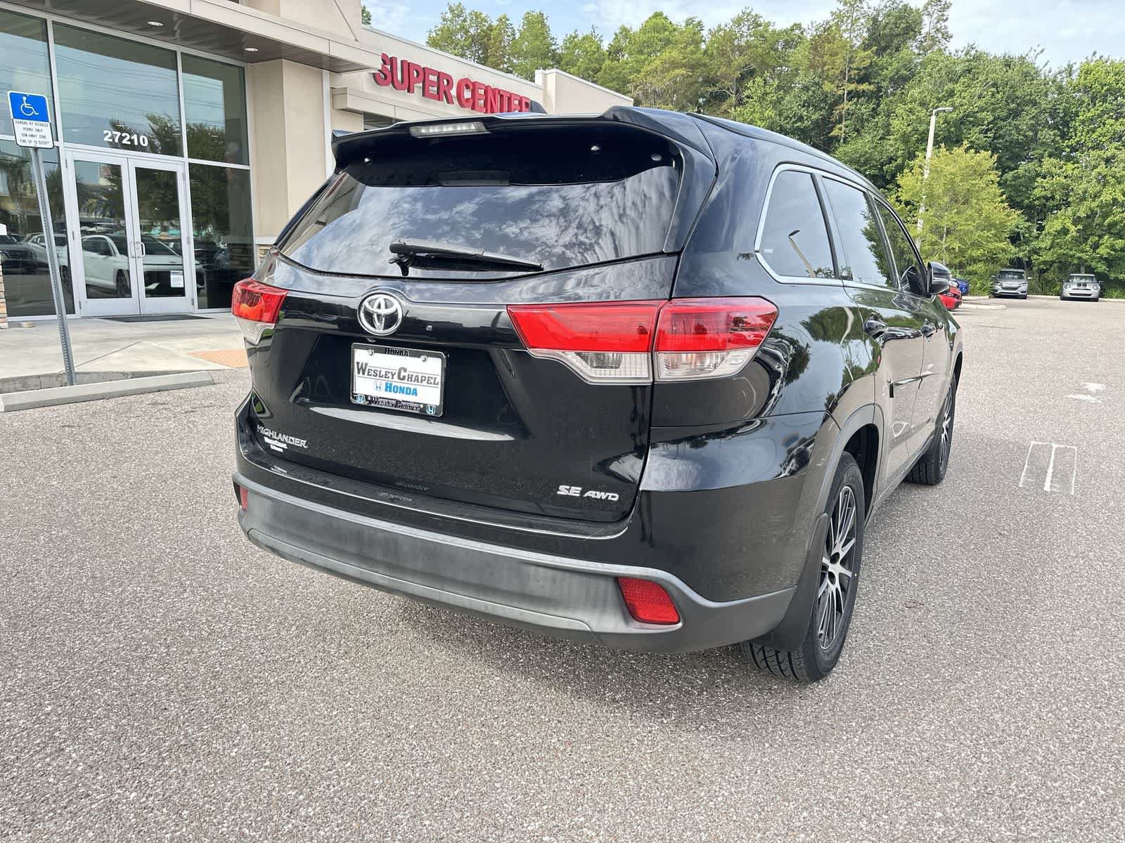 Used 2018 Toyota Highlander SE AWD/4WD image 6