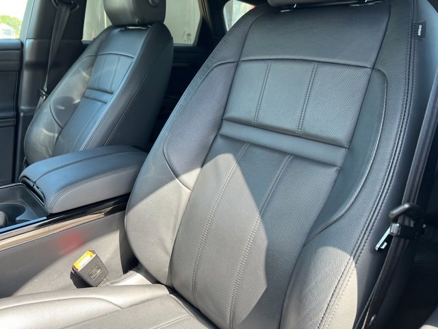 Used 2022 Land Rover Range Rover Evoque R-Dynamic SE image 19