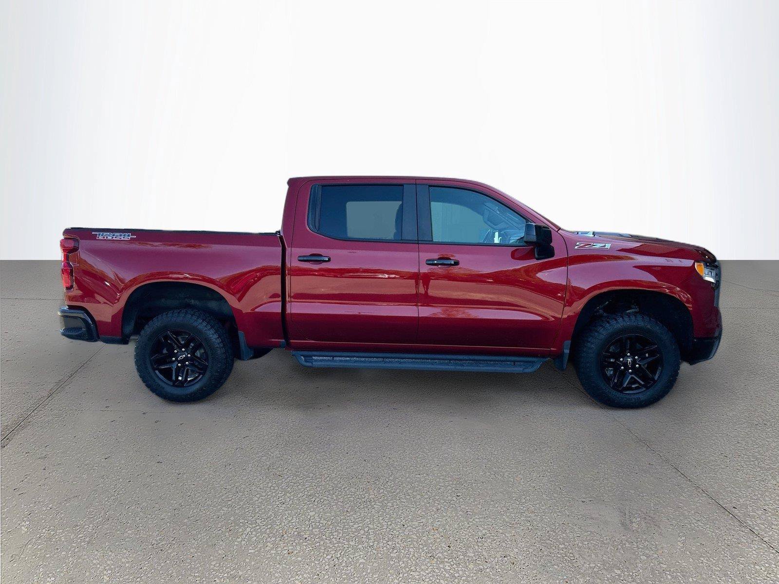 Used 2024 Chevrolet Silverado 1500 LT Trail Boss w/ Convenience Package II AWD/4WD image 3