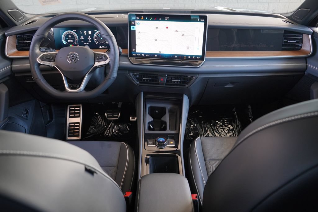 New 2026 Volkswagen Tiguan SEL R-Line AWD/4WD image 8