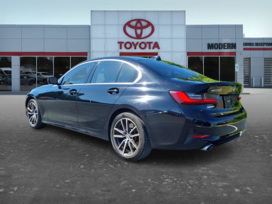 Used 2022 BMW 330i xDrive Sedan w/ Convenience Package AWD/4WD image 3