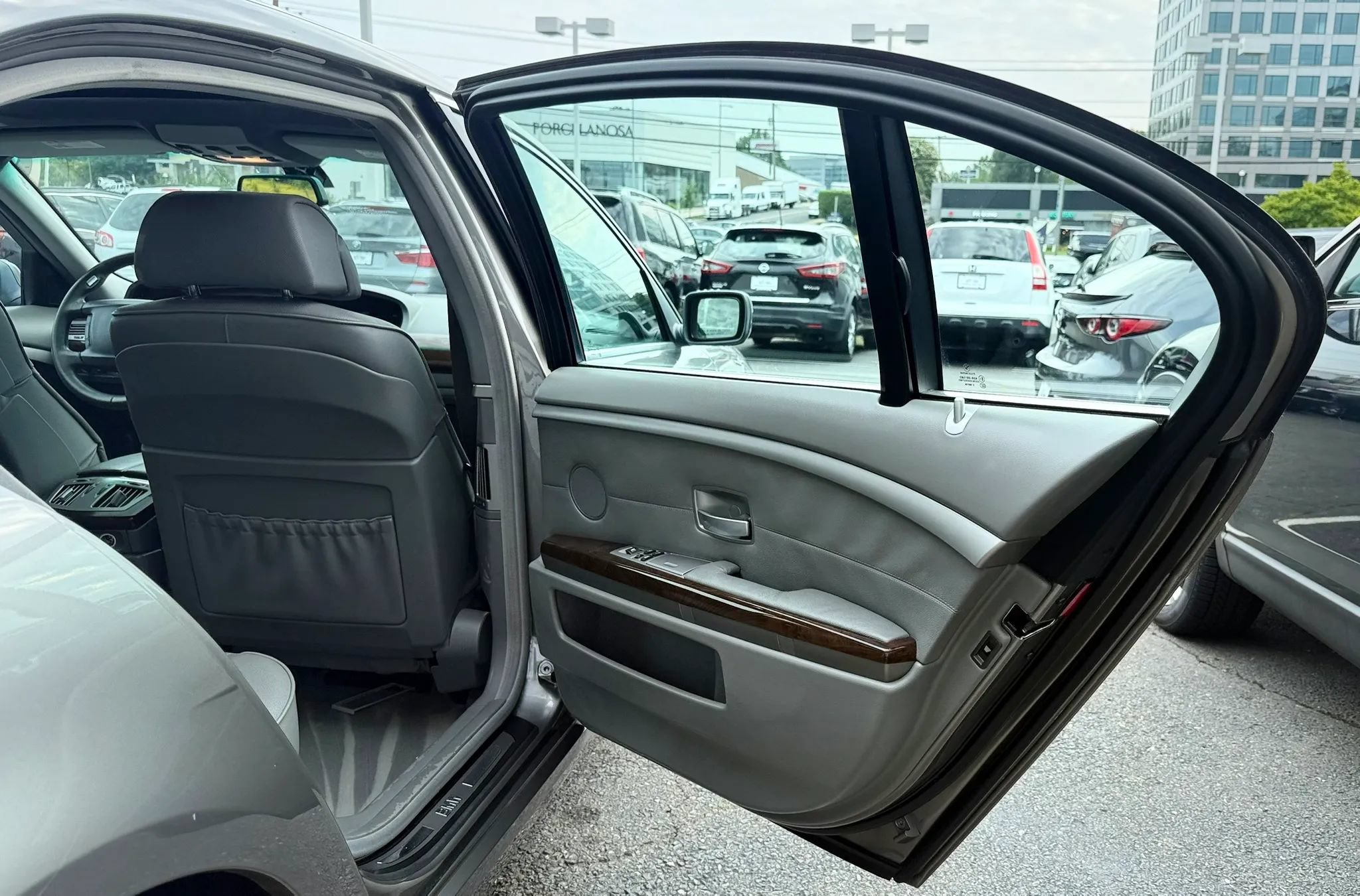 Used 2006 BMW 750Li RWD image 31