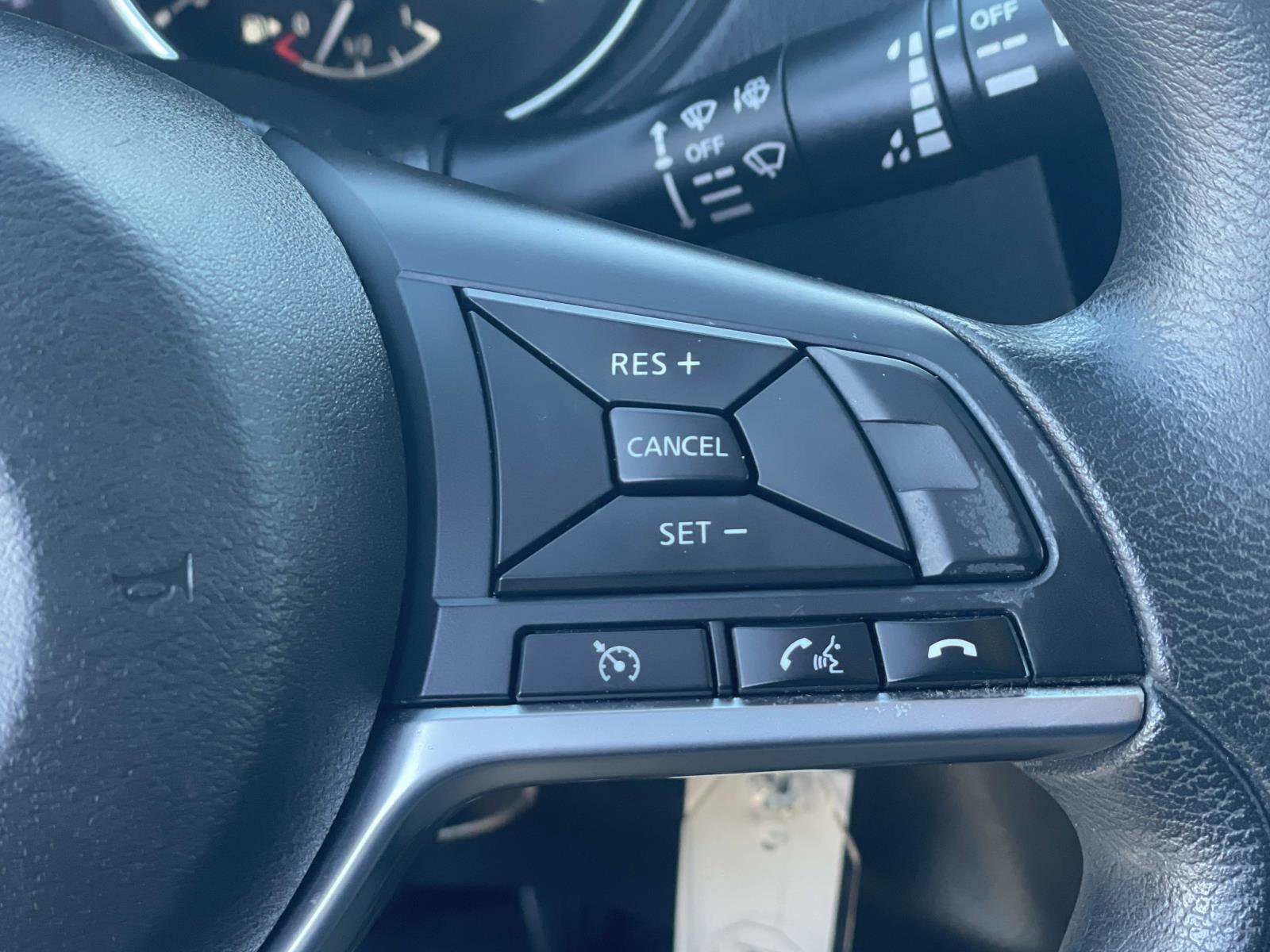 Used 2018 Nissan Rogue Sport S image 9