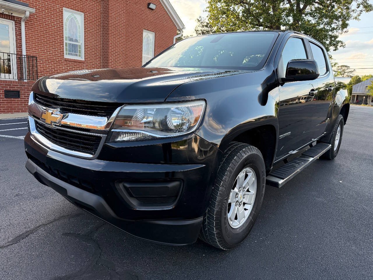 Used 2019 Chevrolet Colorado W/T w/ WT Convenience Package RWD image 2