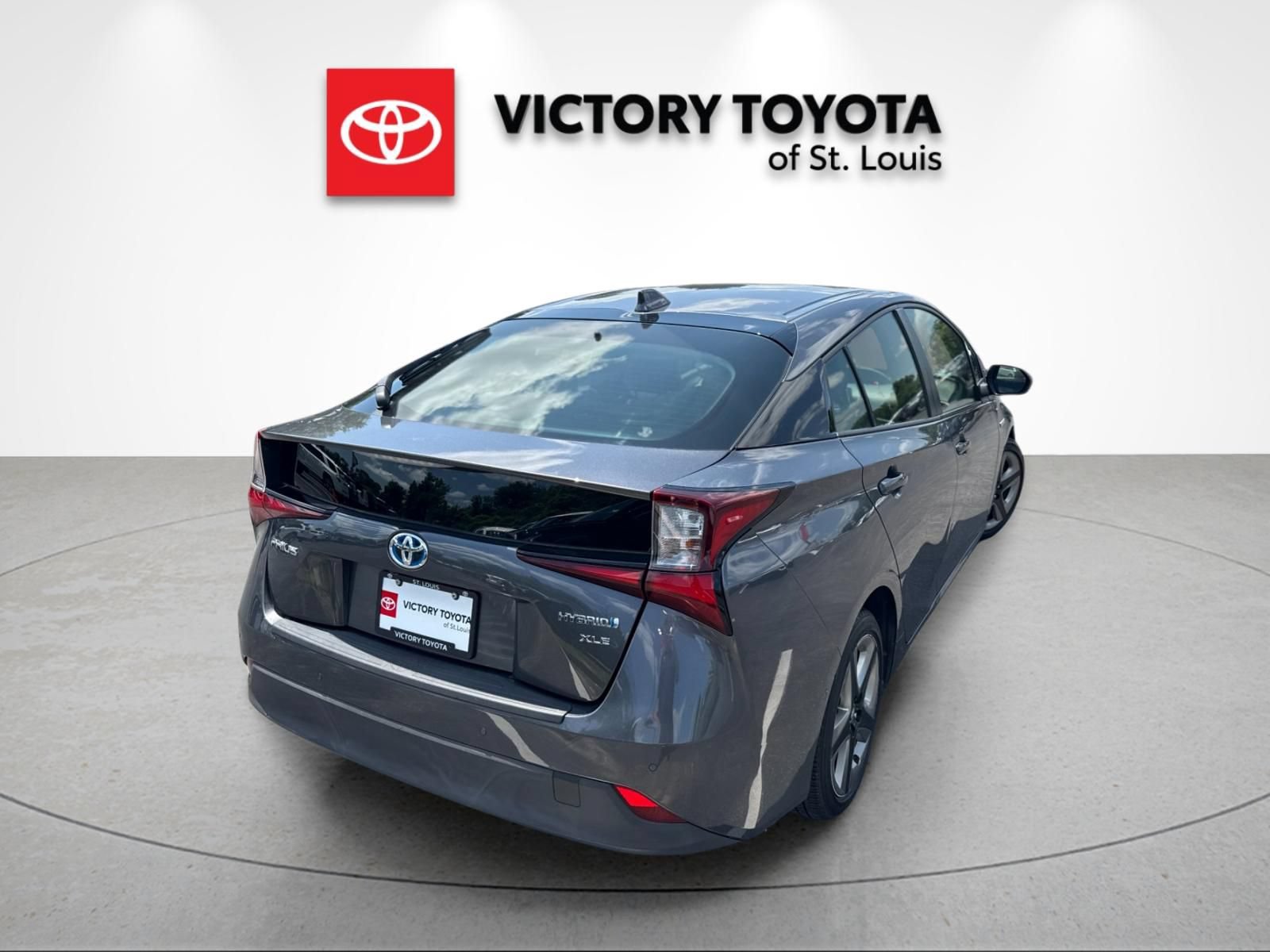 Used 2022 Toyota Prius XLE FWD image 3