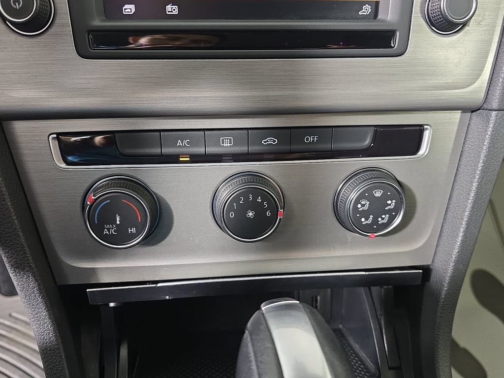 Used 2016 Volkswagen Golf S FWD image 20