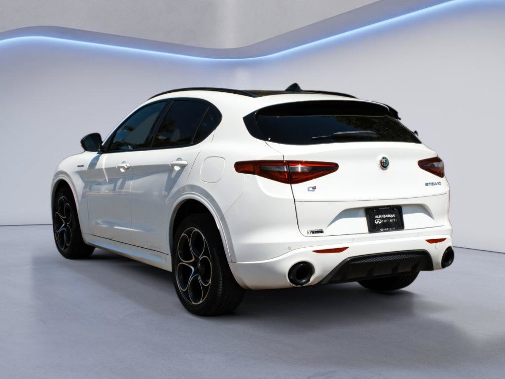 Used 2023 Alfa Romeo Stelvio Veloce AWD/4WD image 7