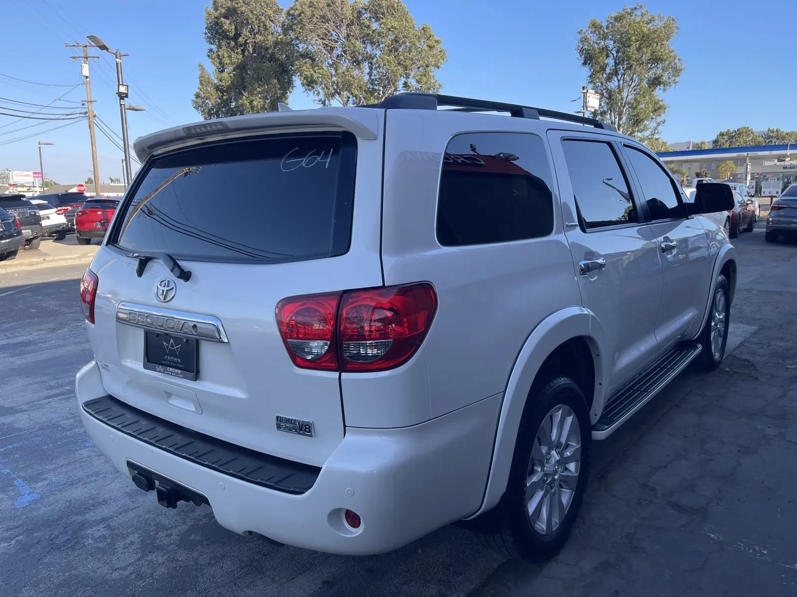 Used 2017 Toyota Sequoia Platinum RWD image 5