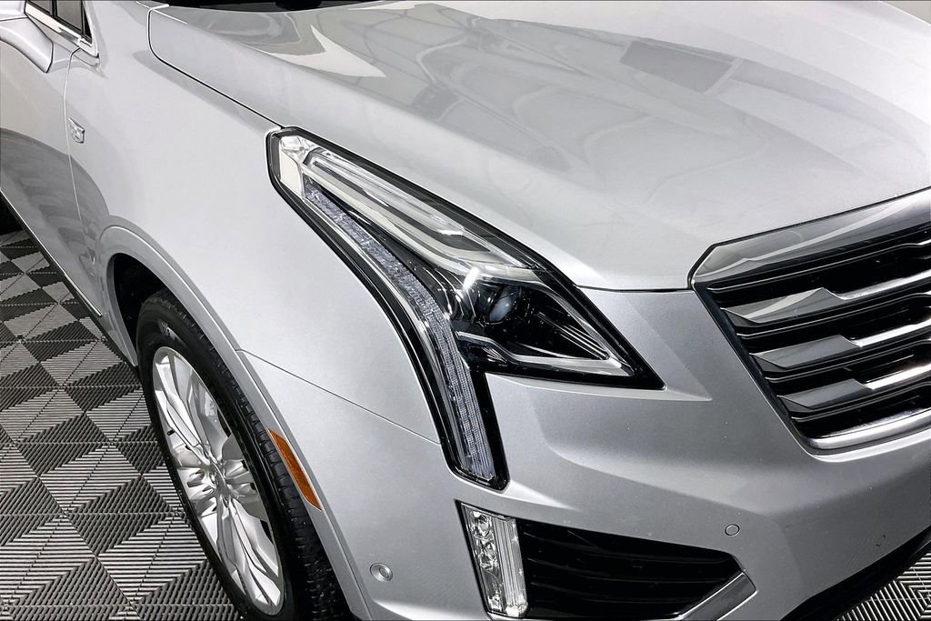 Used 2018 Cadillac XT5 Premium Luxury w/ Driver Assist Package AWD/4WD image 40