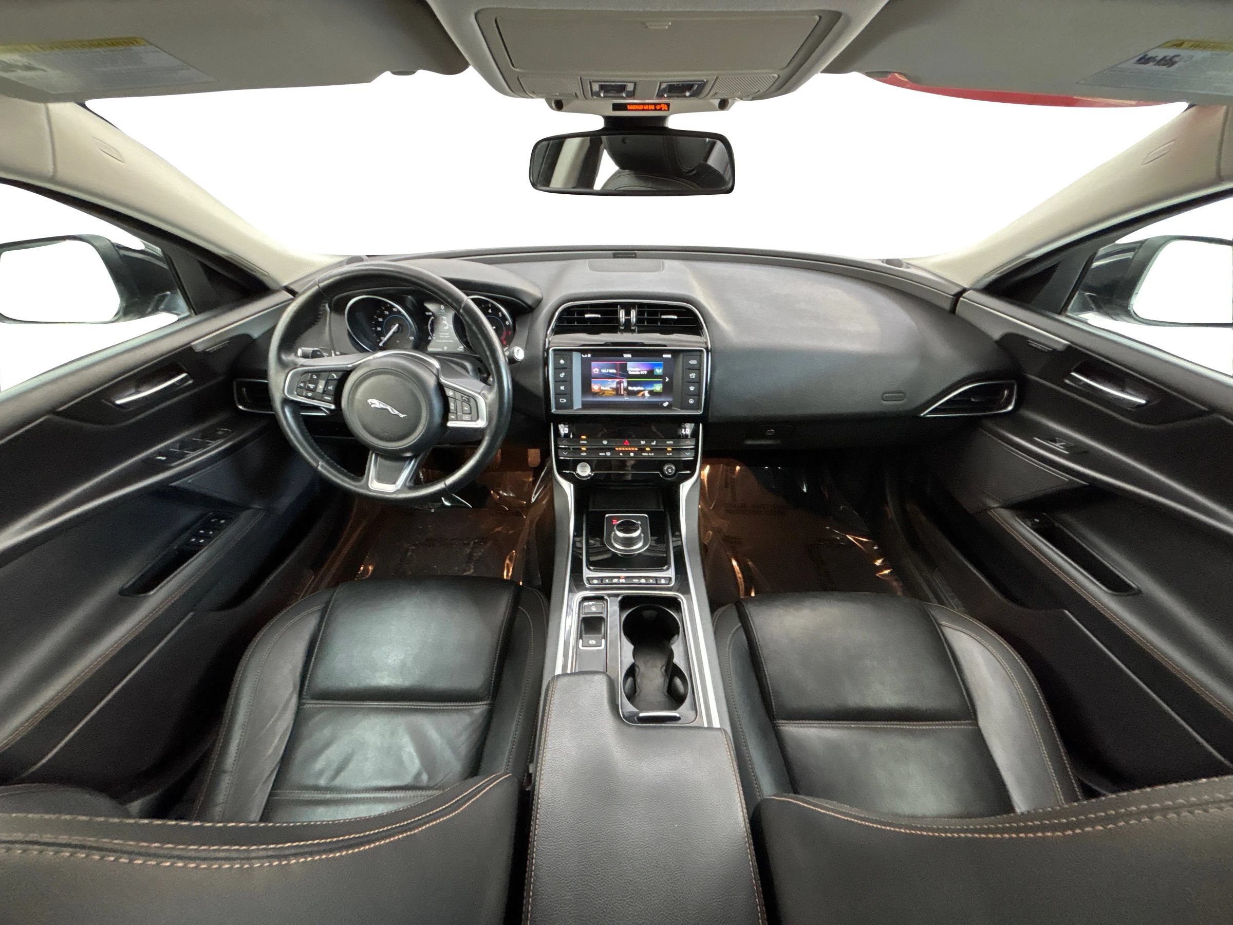 Used 2018 Jaguar XE Prestige AWD/4WD image 17