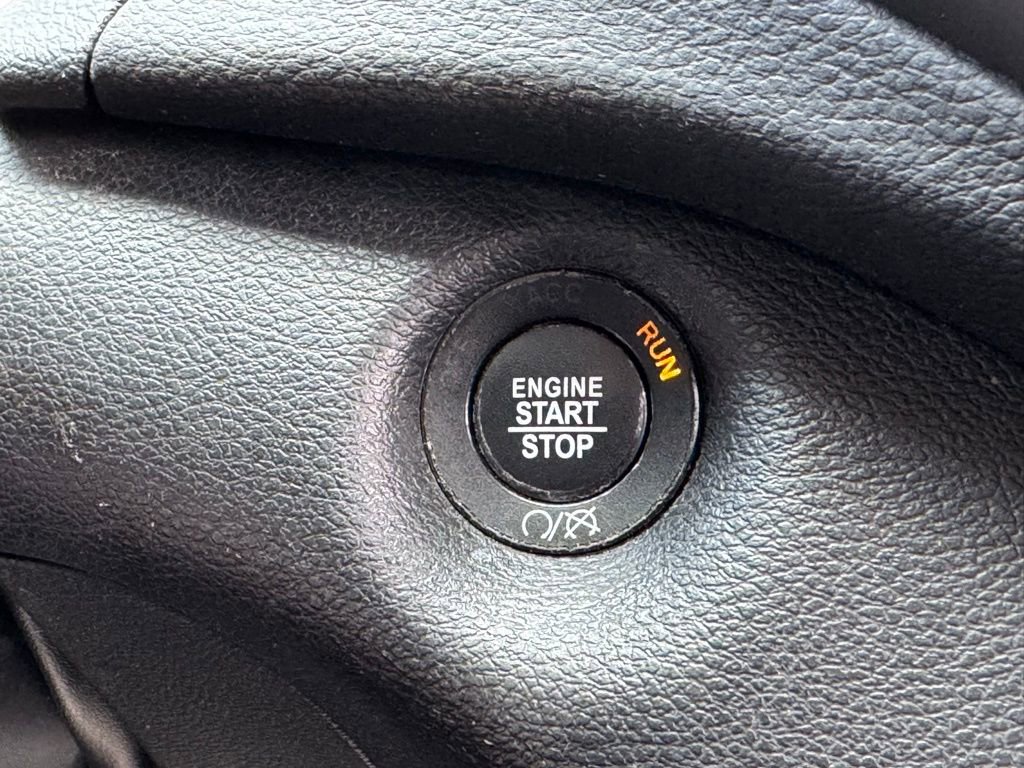 Used 2019 Jeep Cherokee Limited AWD/4WD image 28