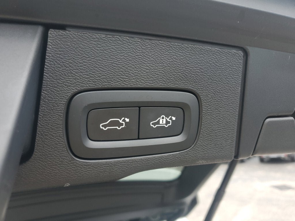 Used 2023 Volvo XC60 B5 Plus FWD image 58