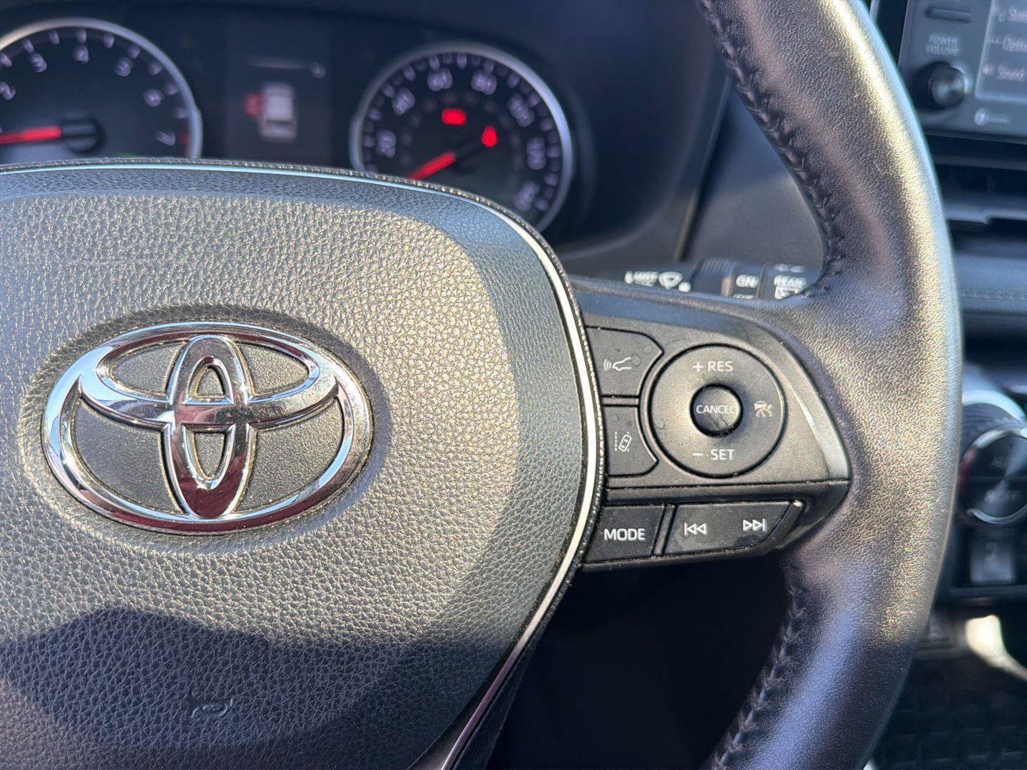 Used 2021 Toyota RAV4 XLE w/ Convenience Package AWD/4WD image 22
