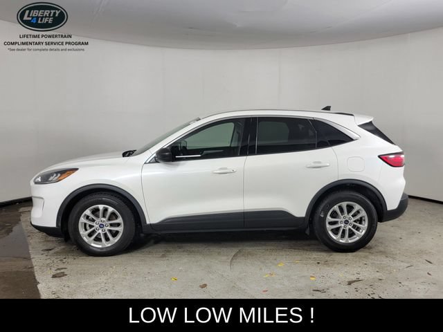 Used 2022 Ford Escape SE w/ Cold Weather Package FWD image 9