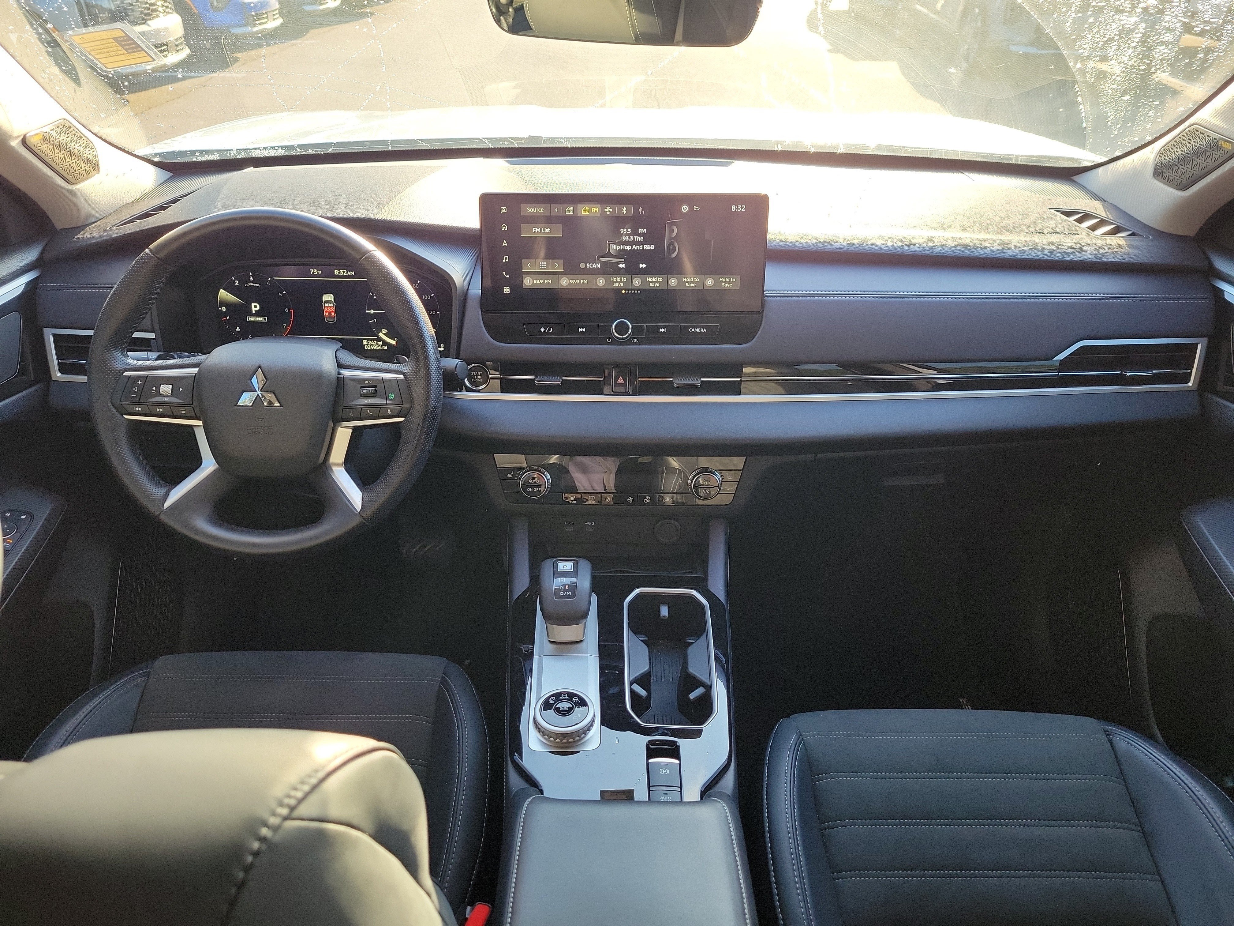 Used 2025 Mitsubishi Outlander SE FWD image 17
