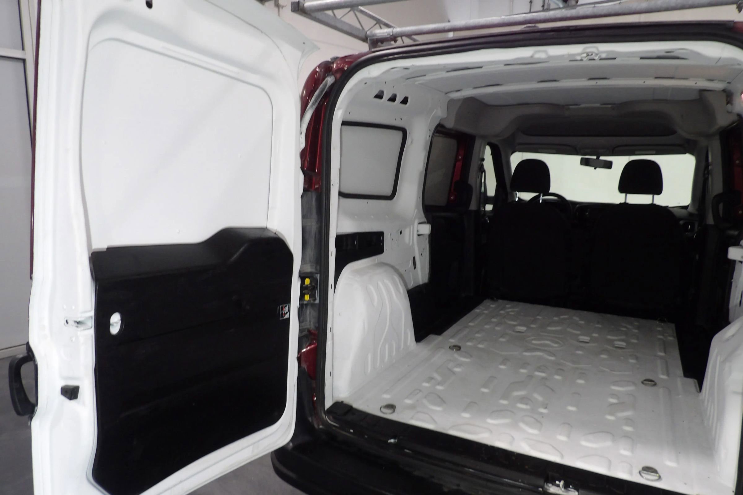 Used 2019 RAM ProMaster City Tradesman image 8