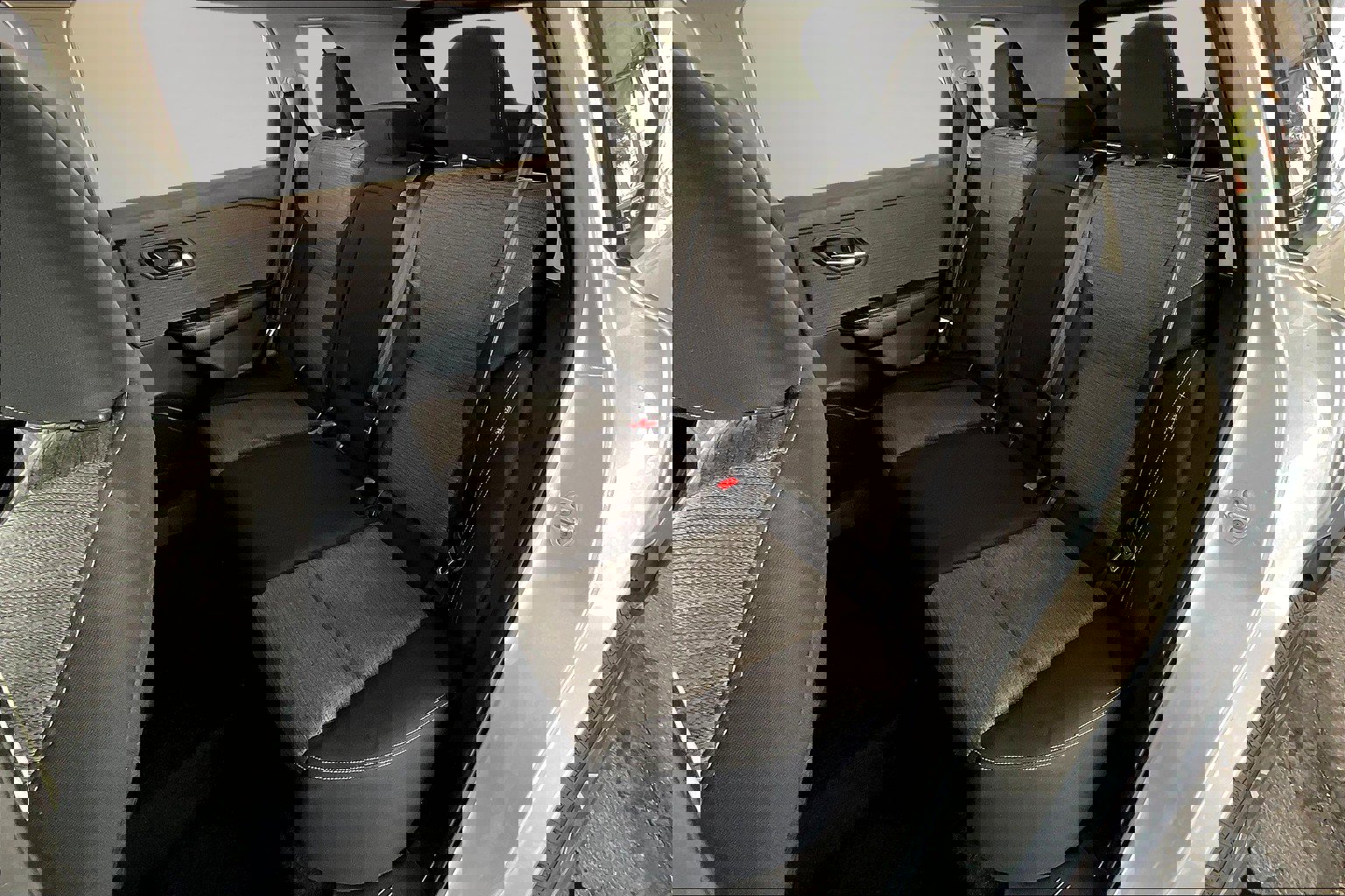 Used 2023 Nissan Rogue SV image 22