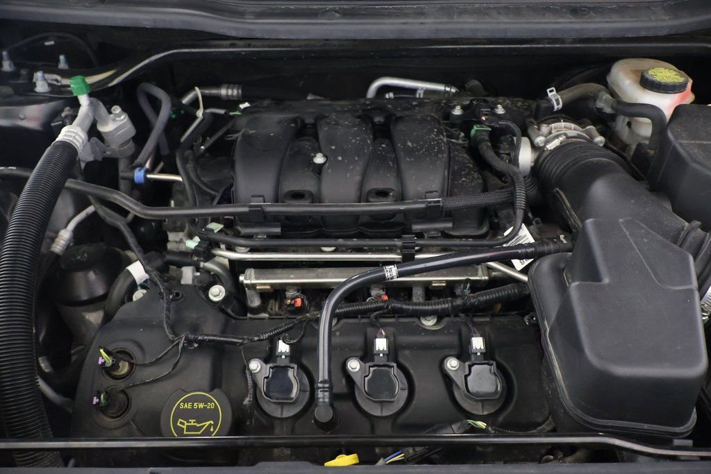 Used 2018 Ford Explorer XLT w/ Equipment Group 202A image 30