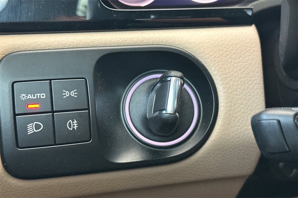 Used 2023 Porsche Cayenne Platinum Edition image 26