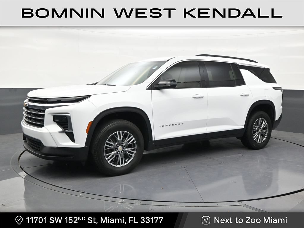 Used 2025 Chevrolet Traverse LT