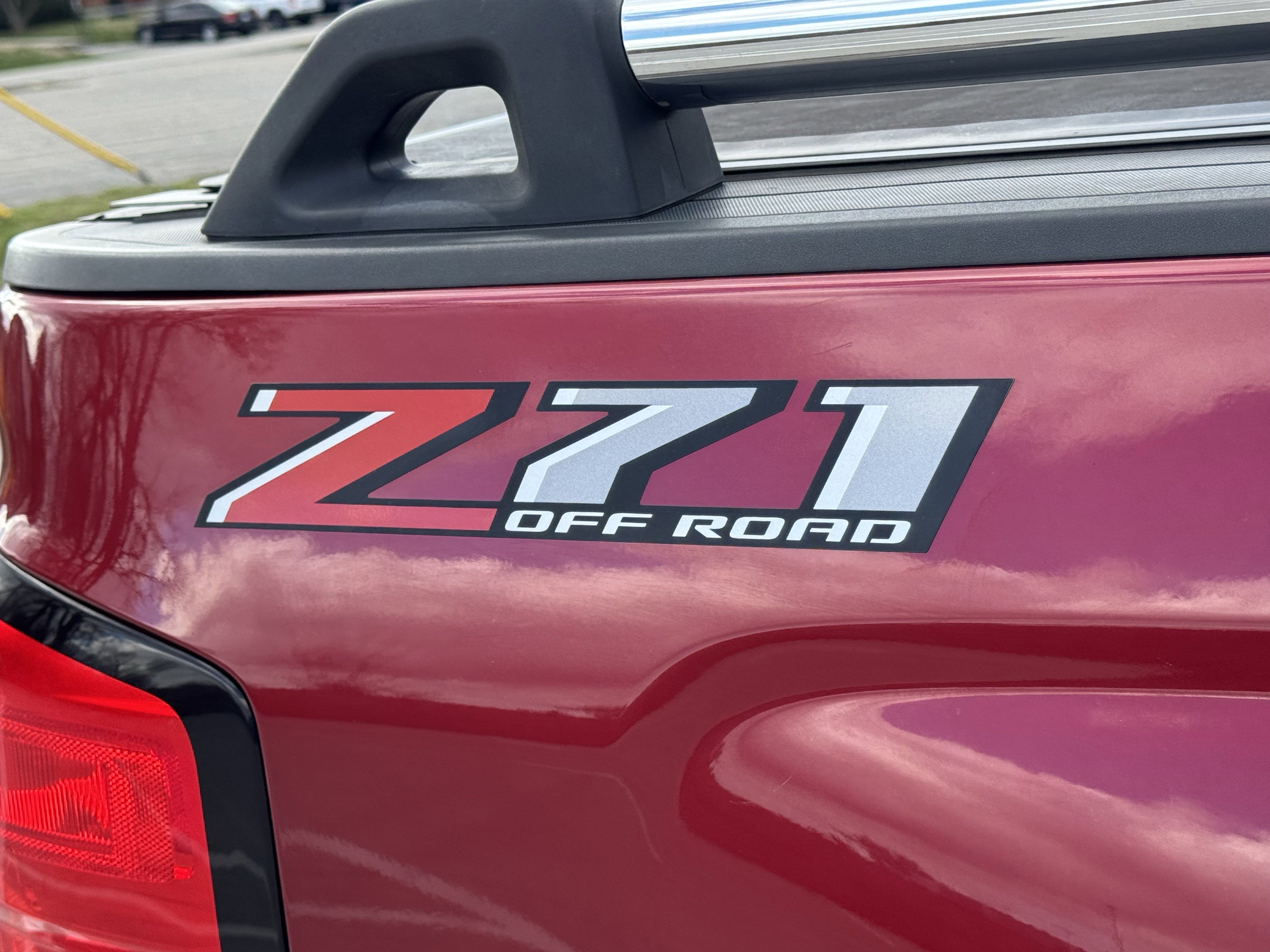 Used 2018 Chevrolet Silverado 1500 LT w/ All Star Edition image 41