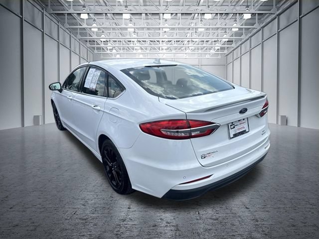 Used 2020 Ford Fusion SE w/ Equipment Group 151A FWD image 3