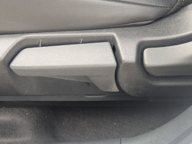 Used 2025 Nissan Kicks SR image 15