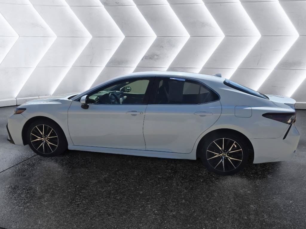 Used 2024 Toyota Camry SE FWD image 5