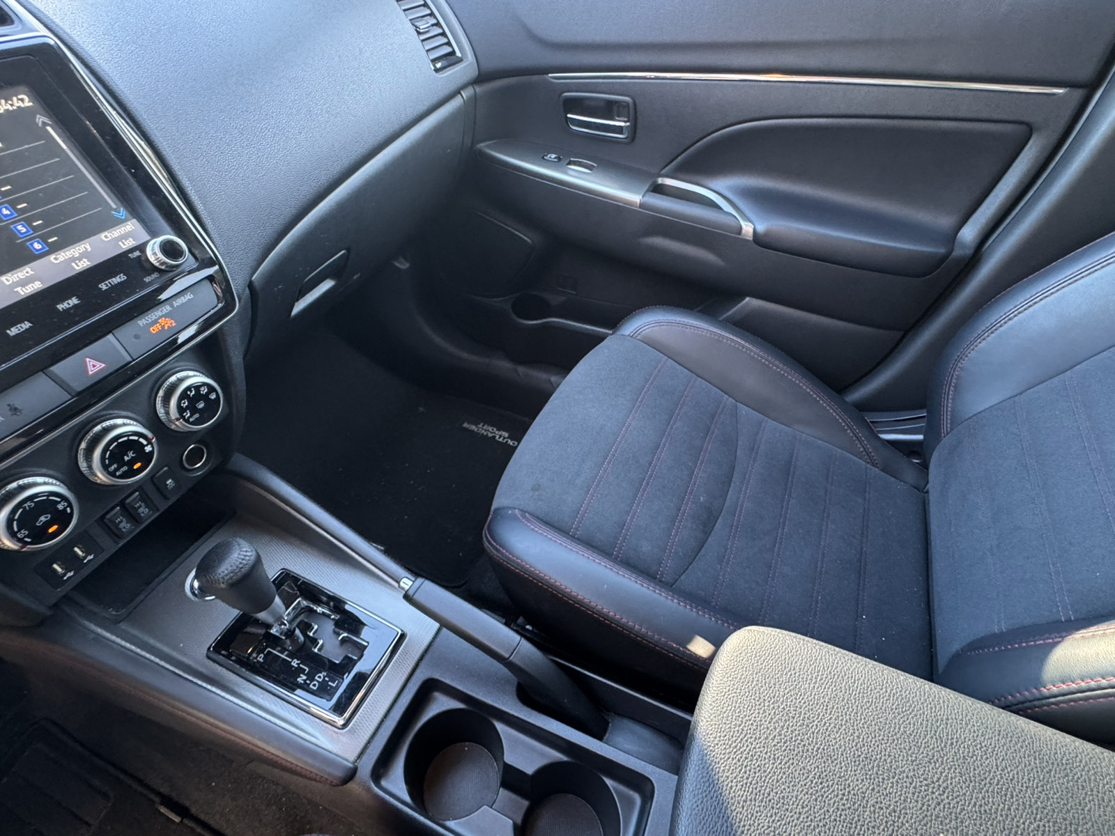 Used 2024 Mitsubishi Outlander Sport SE AWD/4WD image 28
