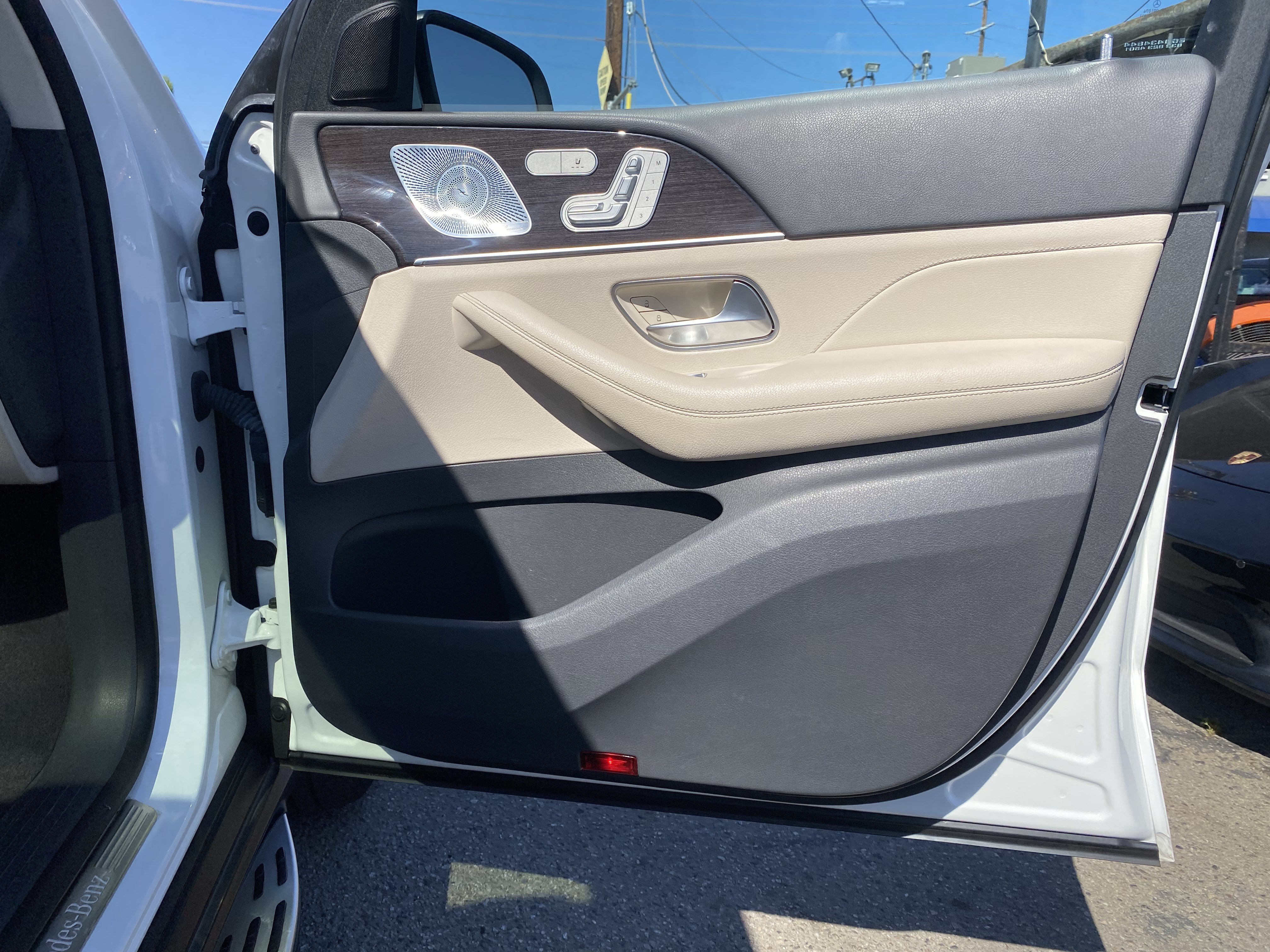 Used 2020 Mercedes-Benz GLS 450 4MATIC image 32