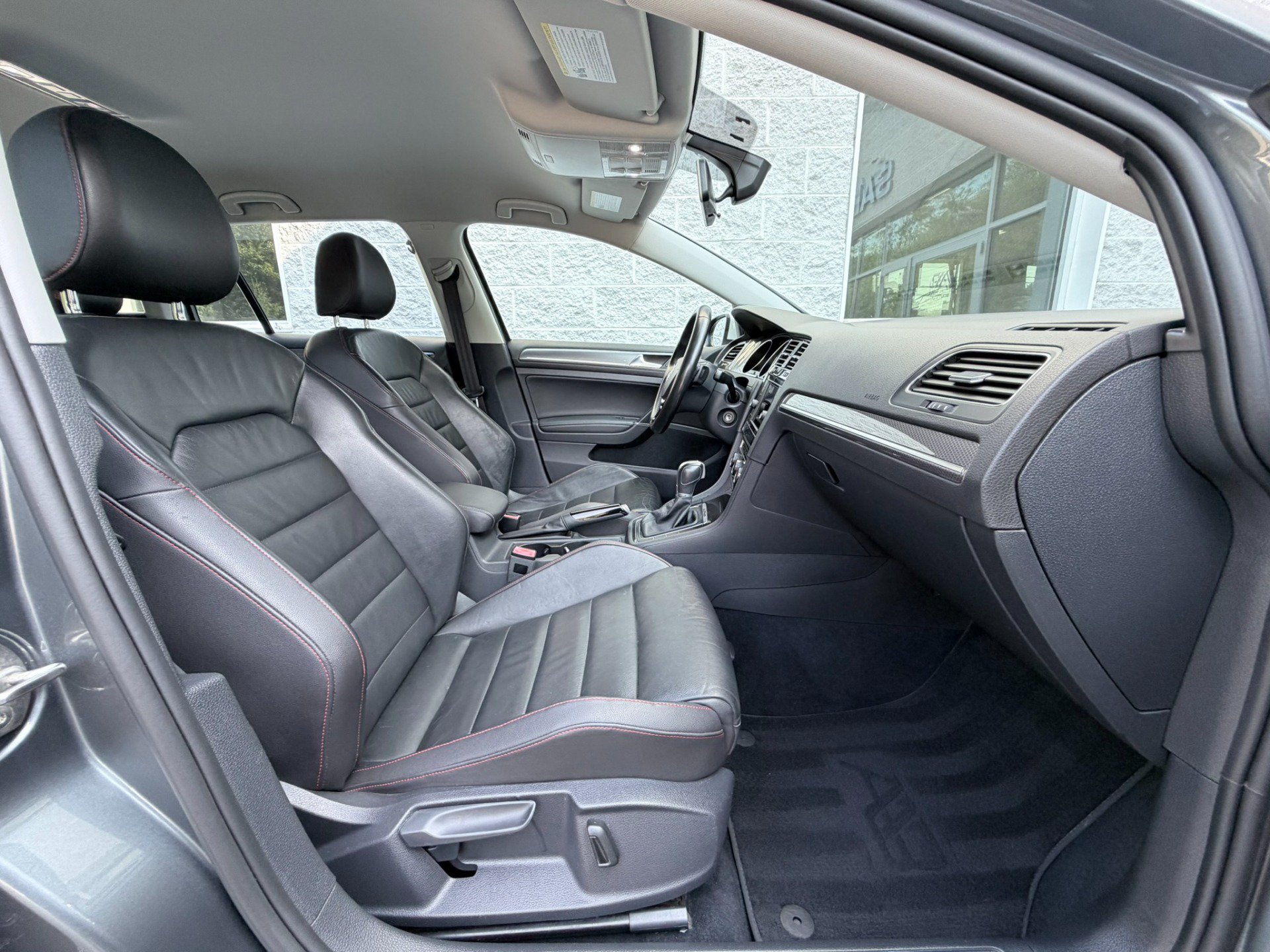 Used 2018 Volkswagen Golf Alltrack S AWD/4WD image 19