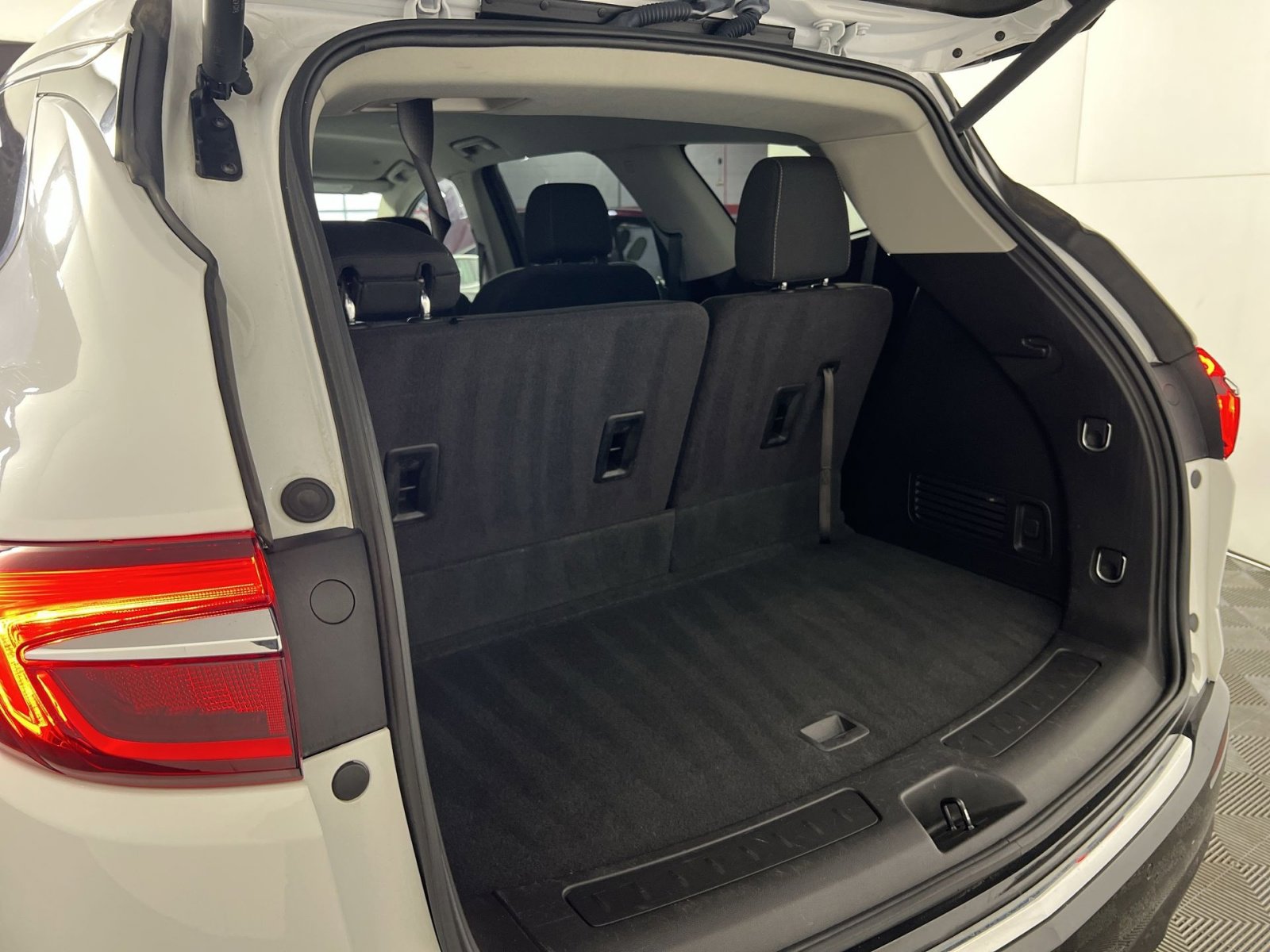 Used 2019 Buick Enclave Preferred image 27