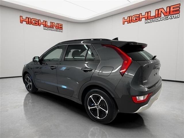 Used 2023 Kia Niro EX FWD image 8