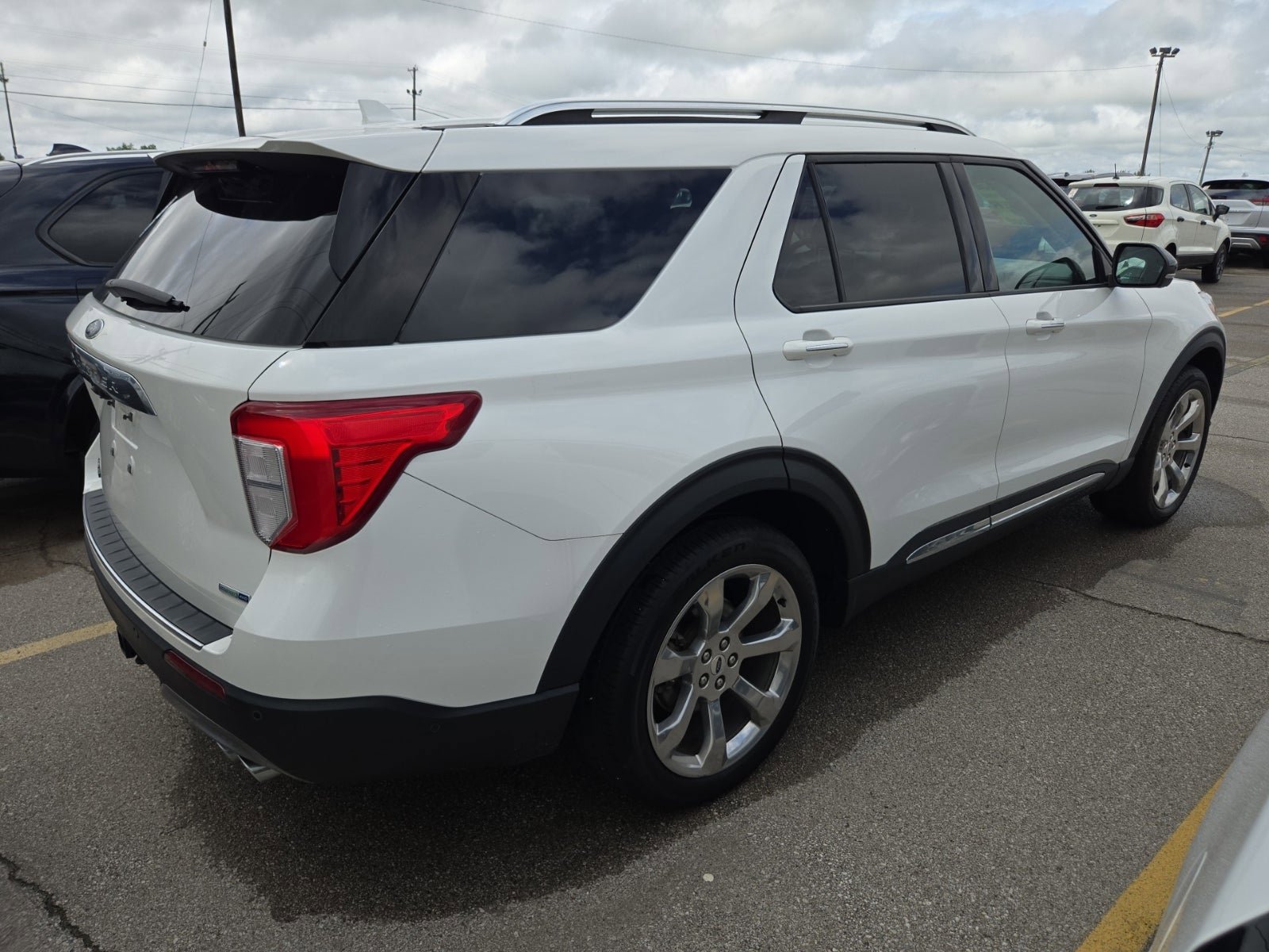 Used 2020 Ford Explorer Platinum AWD/4WD image 3