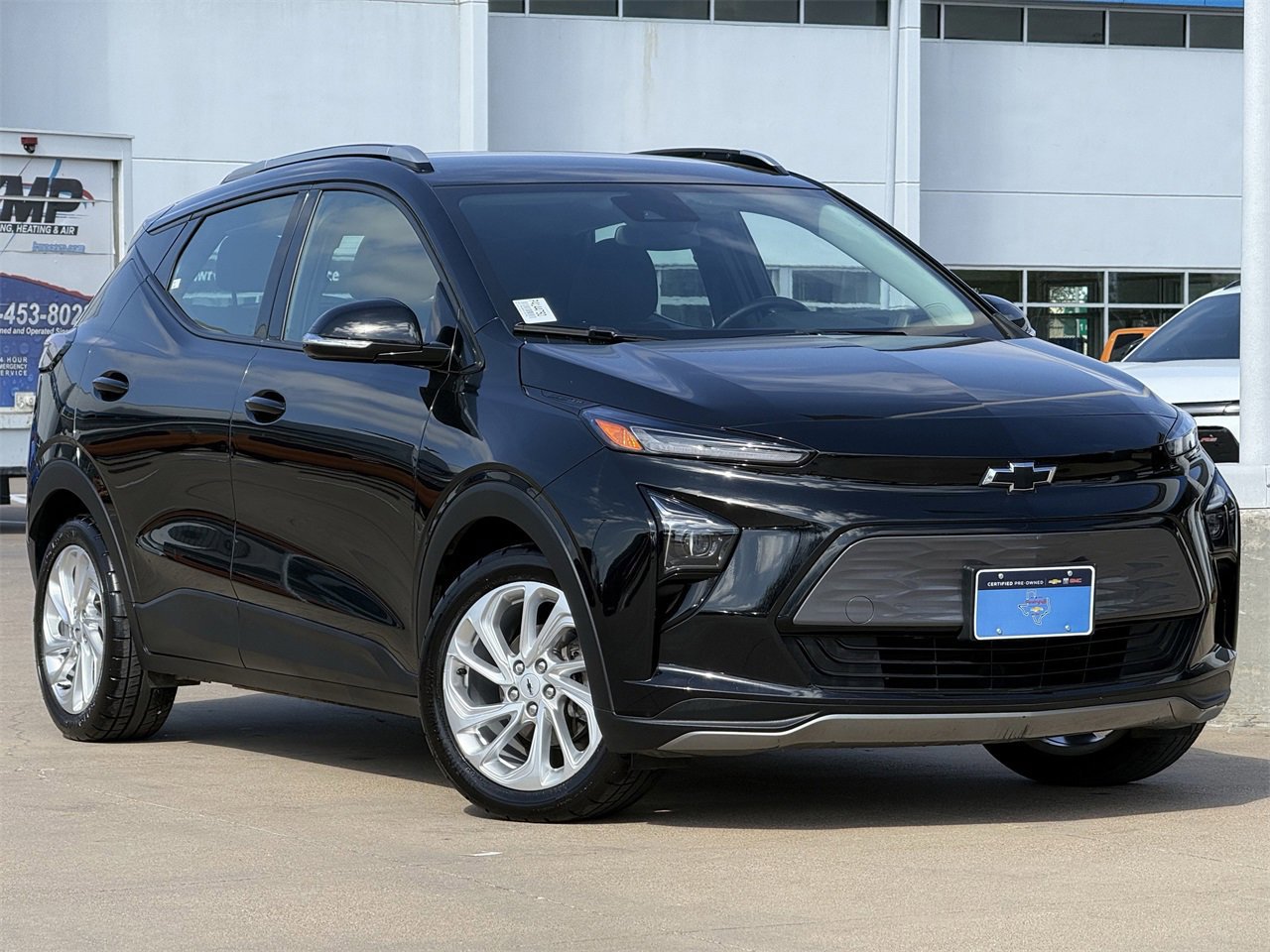 Certified 2023 Chevrolet Bolt EUV LT w/ Comfort Package image 2