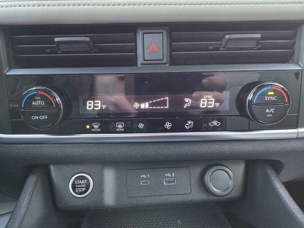 Used 2023 Nissan Rogue SV AWD/4WD image 14