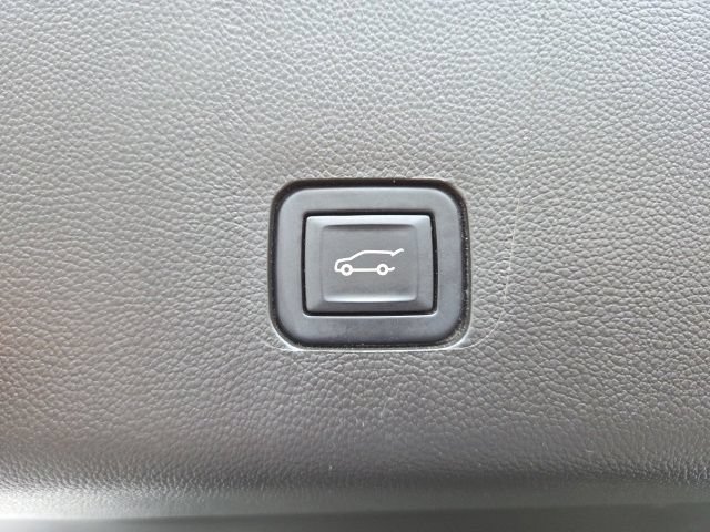 Used 2022 Chevrolet Traverse LT AWD/4WD image 49
