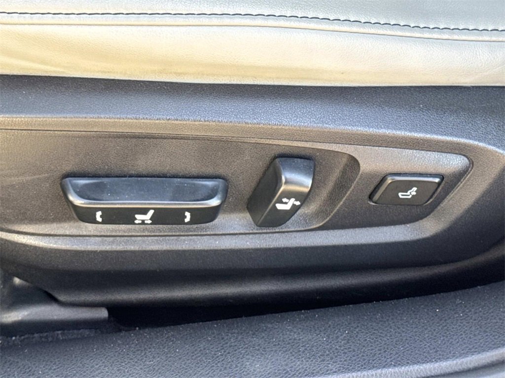 Used 2014 Lexus ES 300h image 21