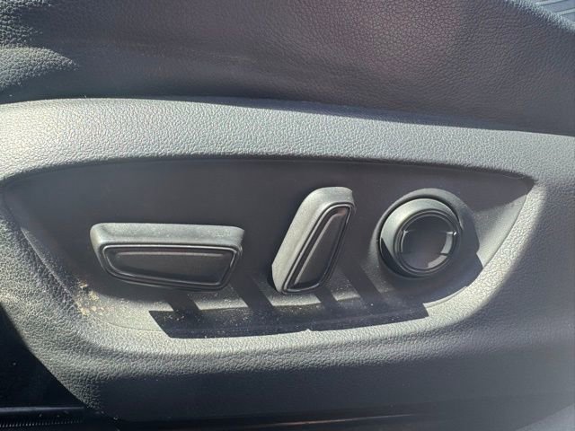 Used 2019 Toyota Camry SE image 14