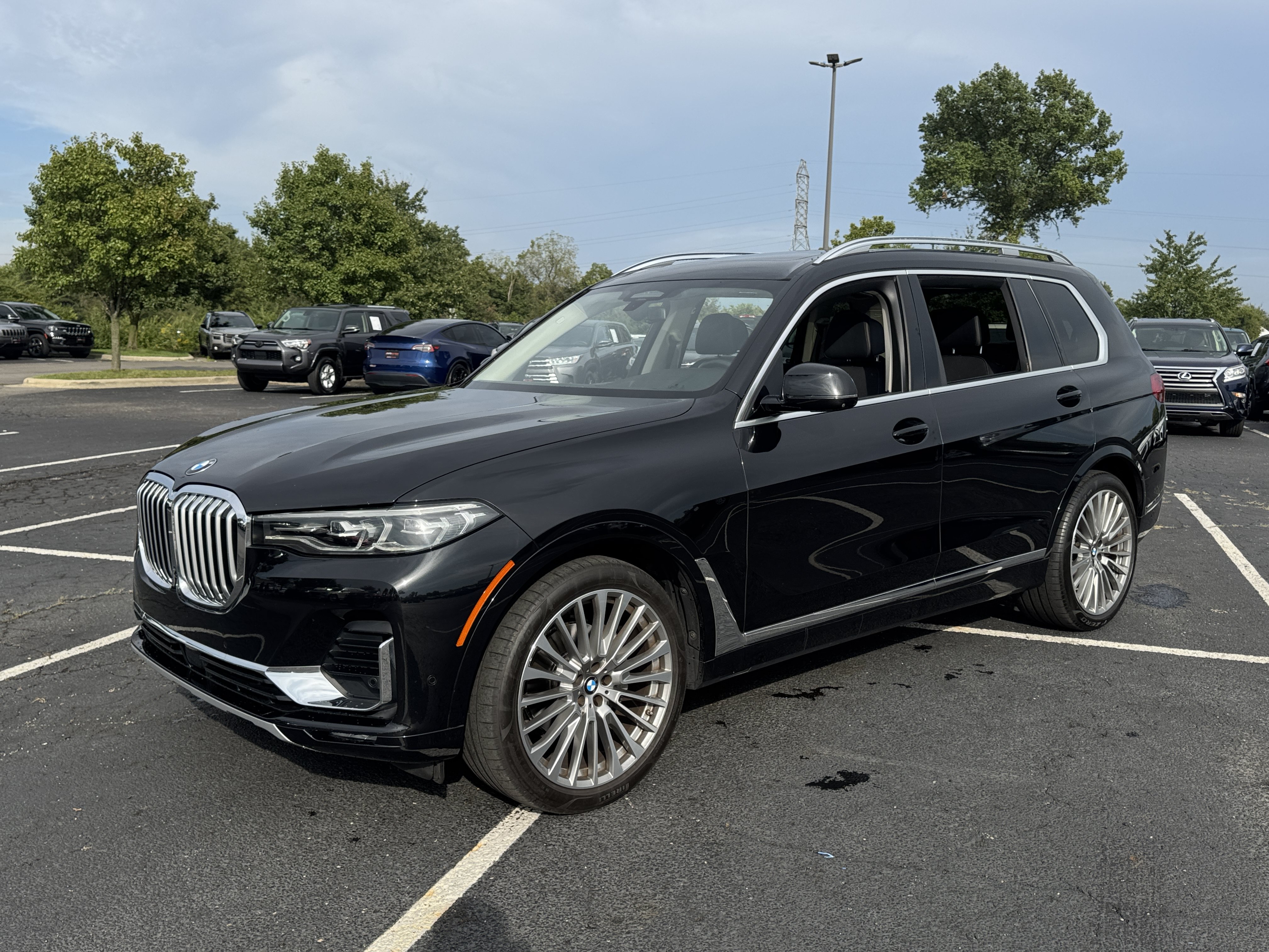 Used 2022 BMW X7 xDrive40i w/ Executive Package AWD/4WD image 39