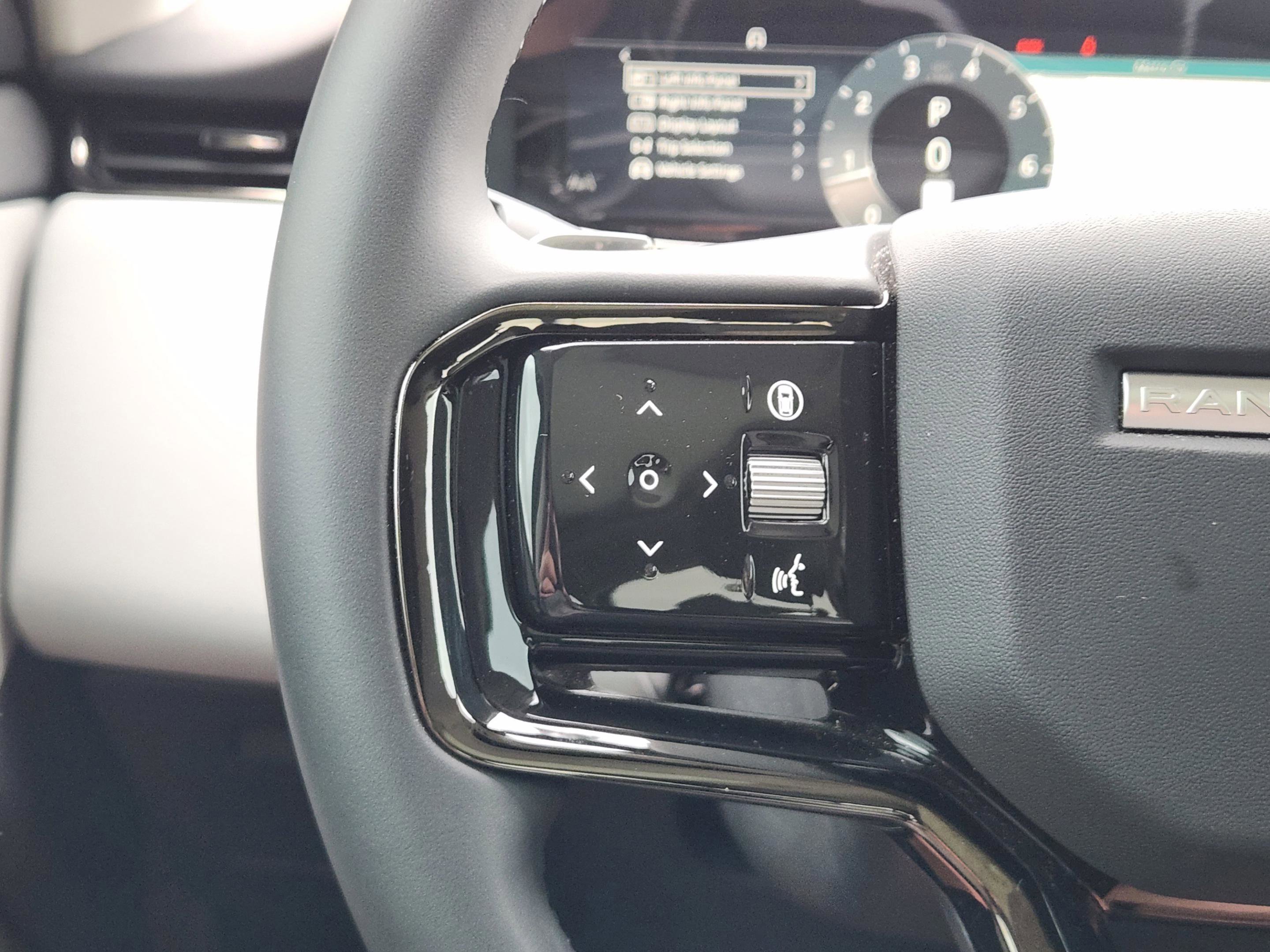 Certified 2024 Land Rover Range Rover Evoque Dynamic SE image 23