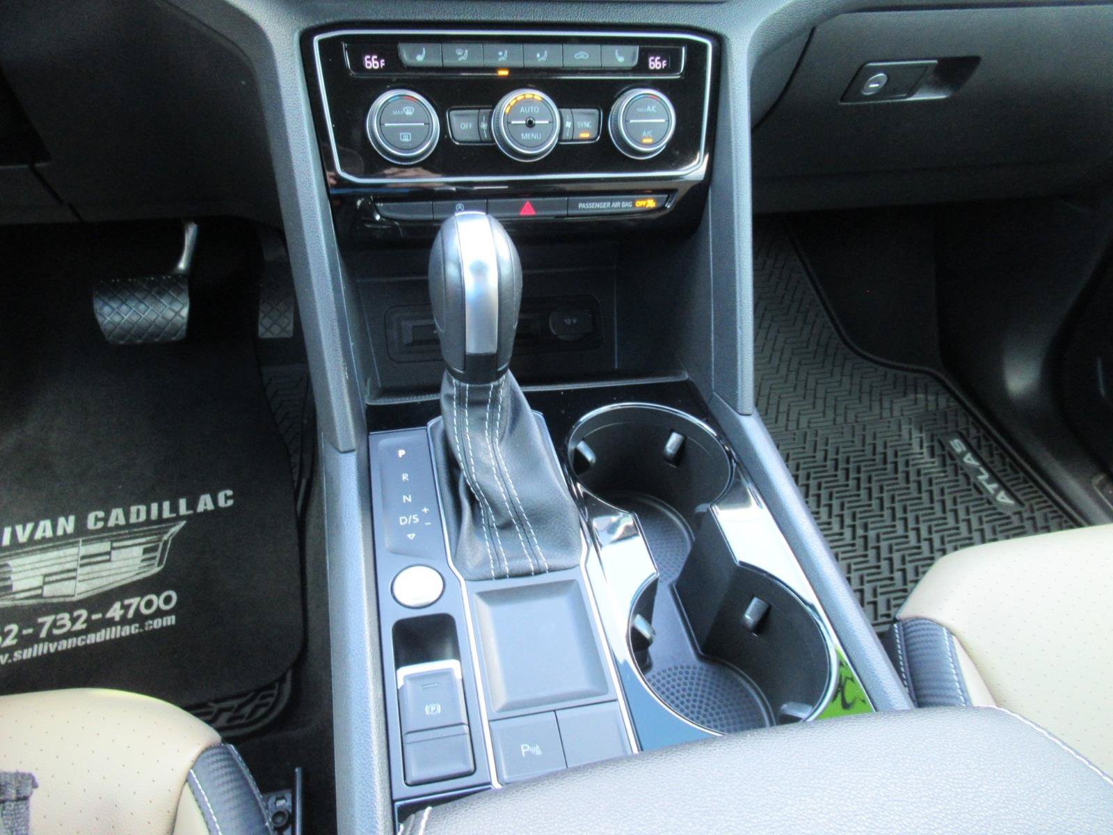 Used 2022 Volkswagen Atlas Cross Sport SE FWD image 25