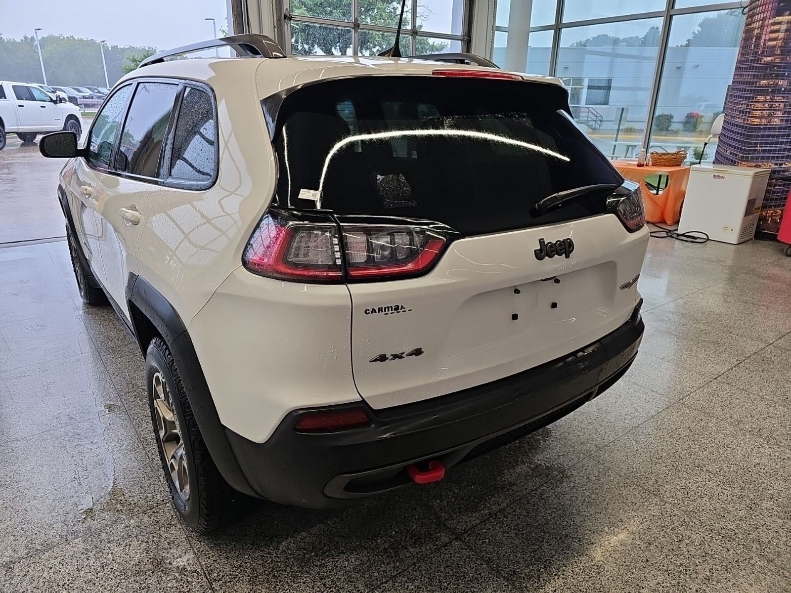 Used 2020 Jeep Cherokee Trailhawk w/ Comfort/Convenience Group AWD/4WD image 3