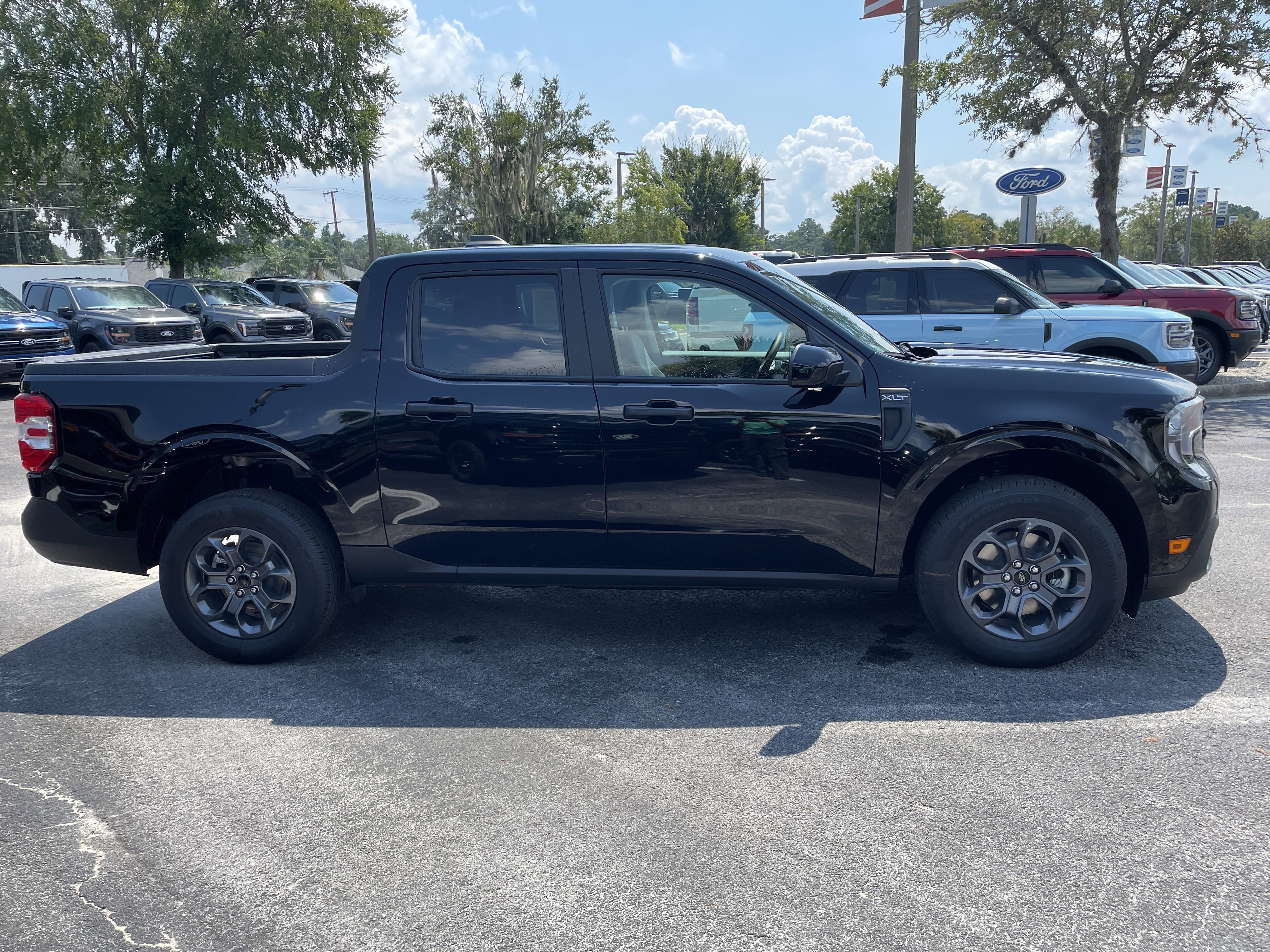 New 2025 Ford Maverick XLT w/ XLT Luxury Package image 8