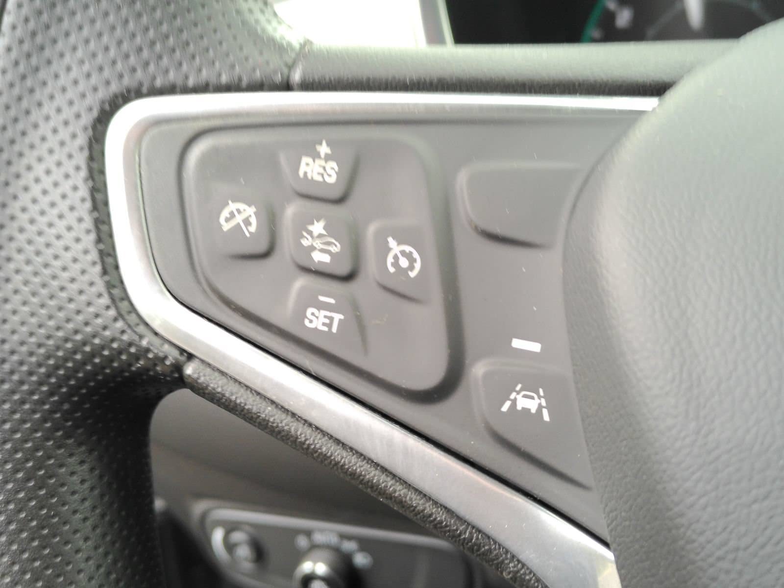 Used 2023 Chevrolet Equinox LS FWD image 23