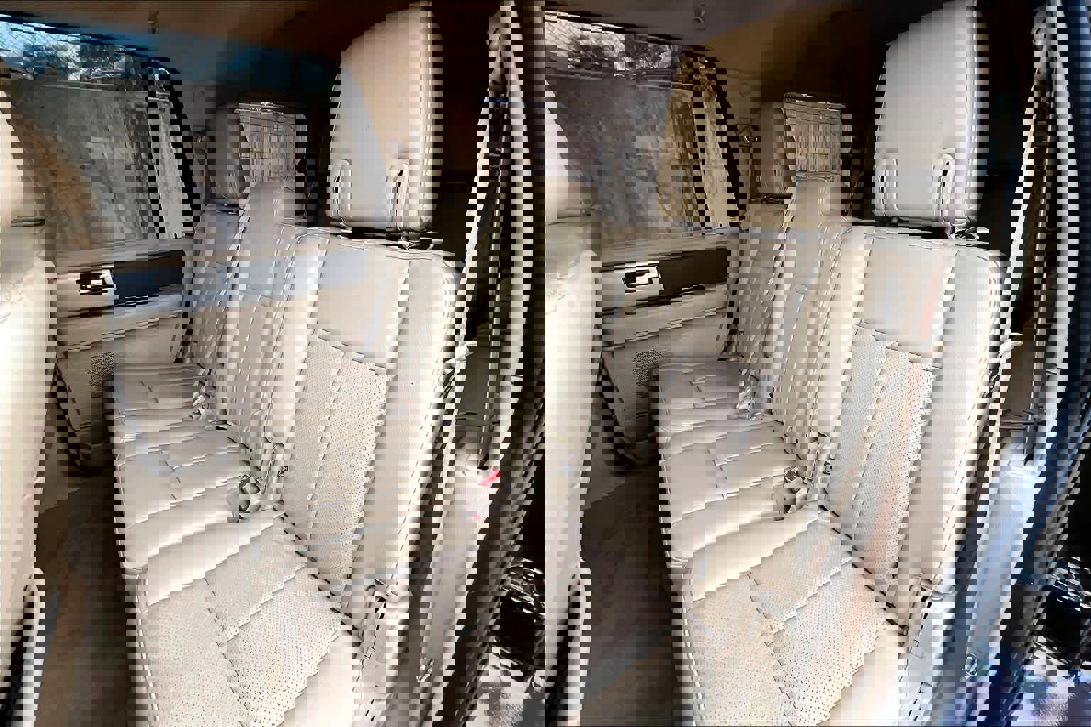 Used 2014 Ford Expedition XLT w/ Equipment Group 202A RWD image 21